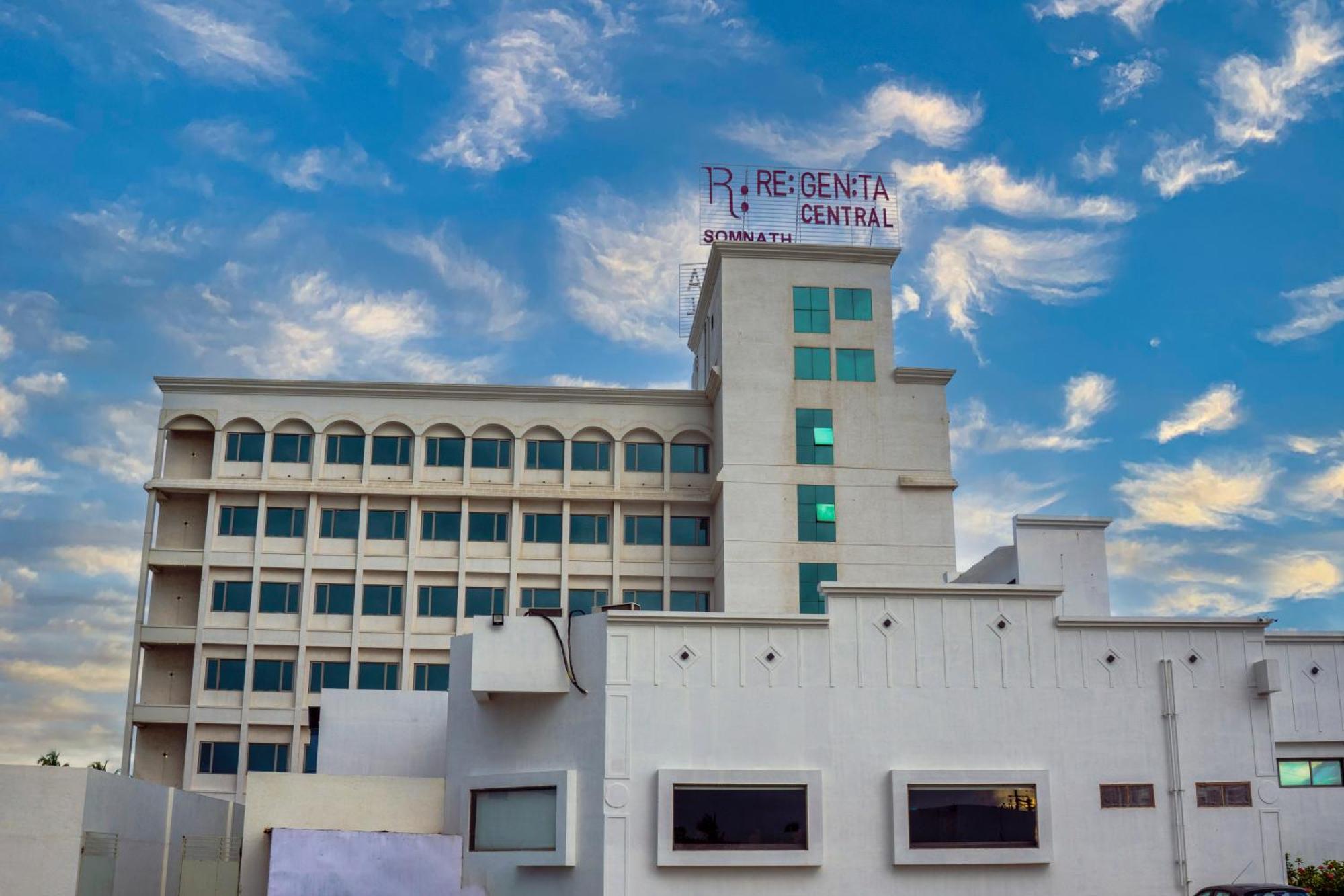 รีเจนตา เซ็นทรัล สมนาถ Hotel โสมนัส ภายนอก รูปภาพ
