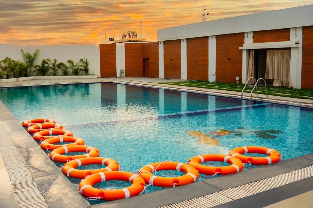 รีเจนตา เซ็นทรัล สมนาถ Hotel โสมนัส ภายนอก รูปภาพ