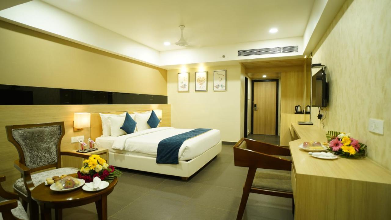 รีเจนตา เซ็นทรัล สมนาถ Hotel โสมนัส ภายนอก รูปภาพ
