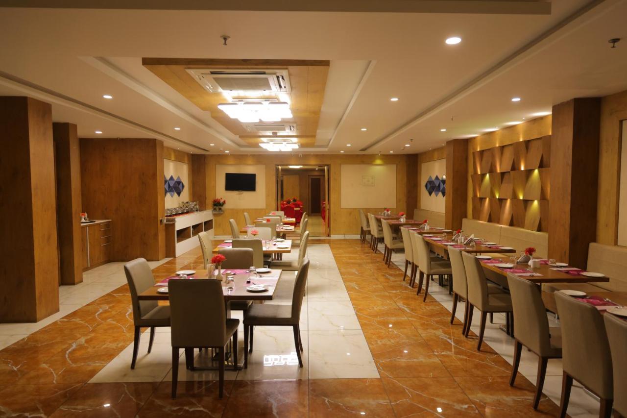 รีเจนตา เซ็นทรัล สมนาถ Hotel โสมนัส ภายนอก รูปภาพ