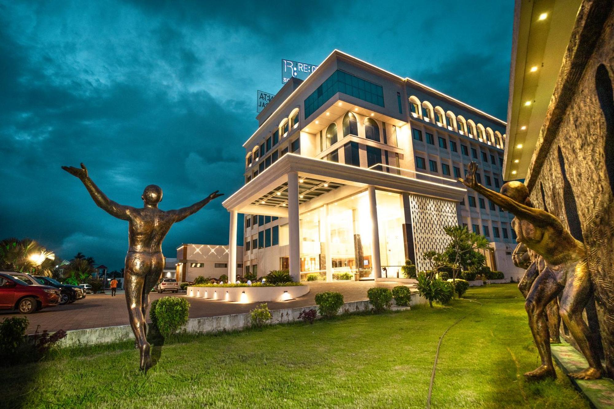 รีเจนตา เซ็นทรัล สมนาถ Hotel โสมนัส ภายนอก รูปภาพ