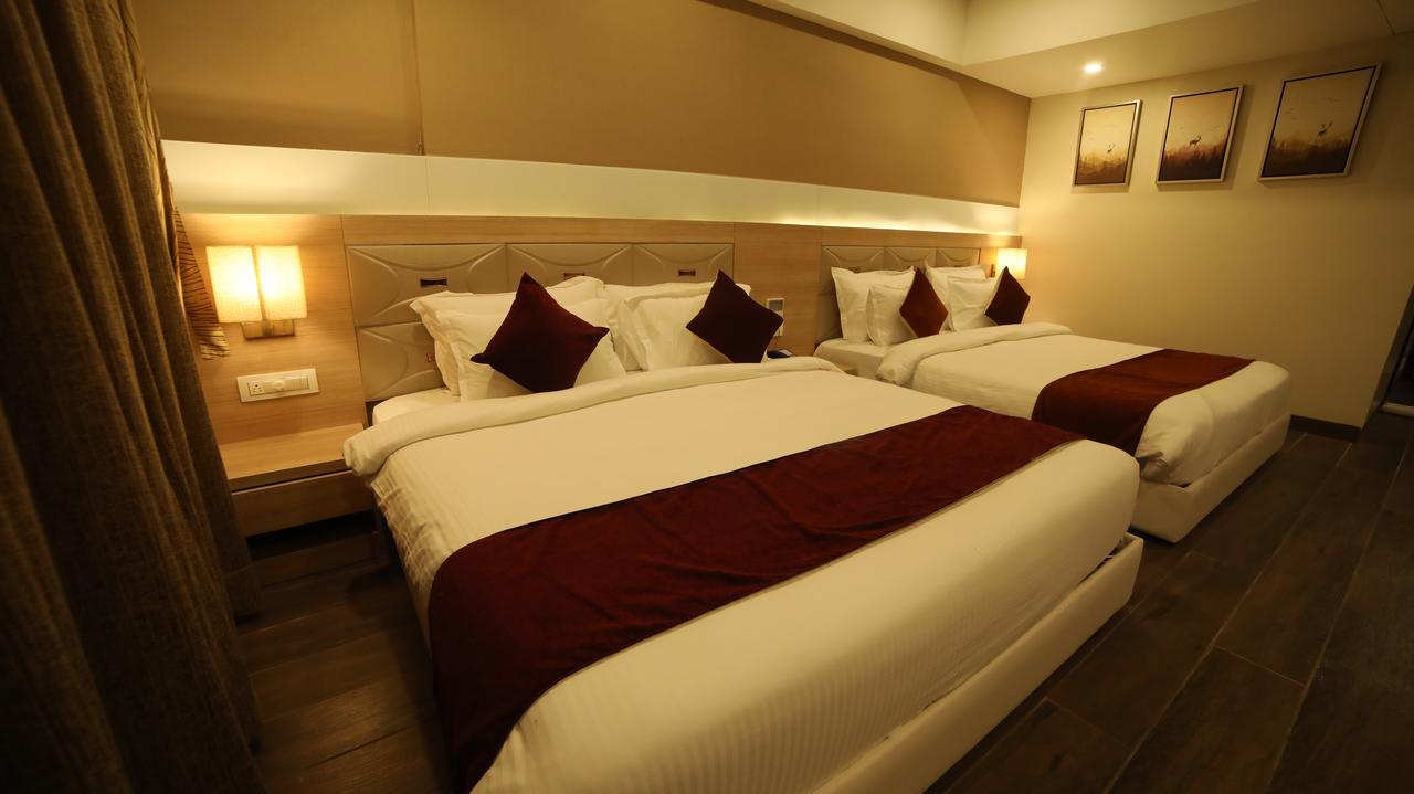 รีเจนตา เซ็นทรัล สมนาถ Hotel โสมนัส ภายนอก รูปภาพ