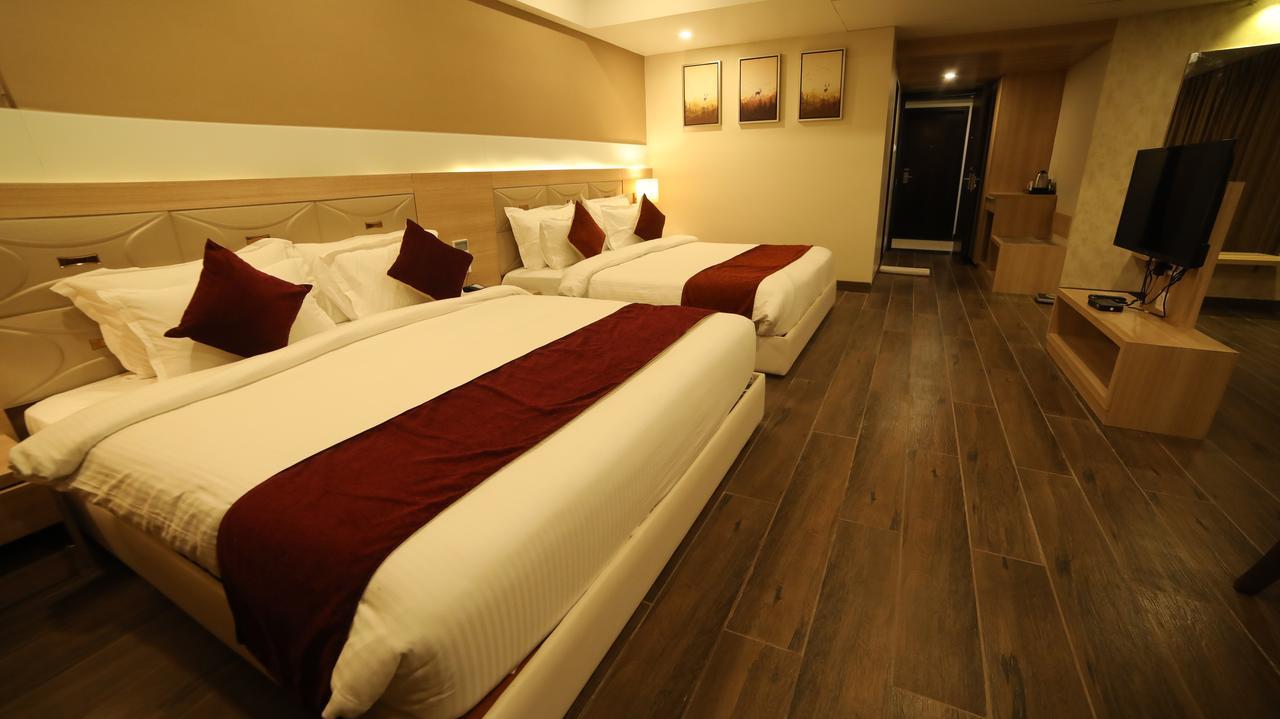รีเจนตา เซ็นทรัล สมนาถ Hotel โสมนัส ภายนอก รูปภาพ