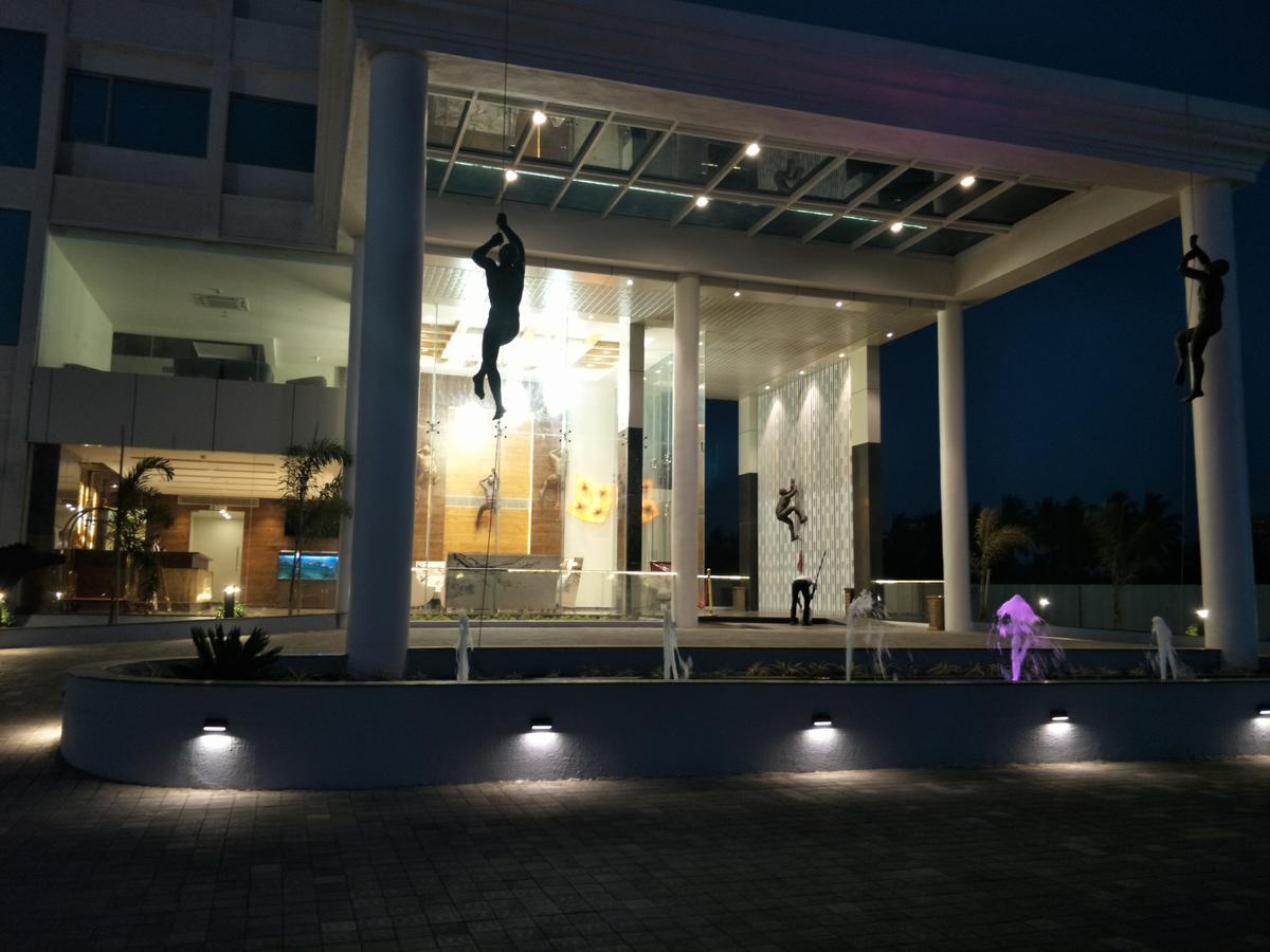 รีเจนตา เซ็นทรัล สมนาถ Hotel โสมนัส ภายนอก รูปภาพ