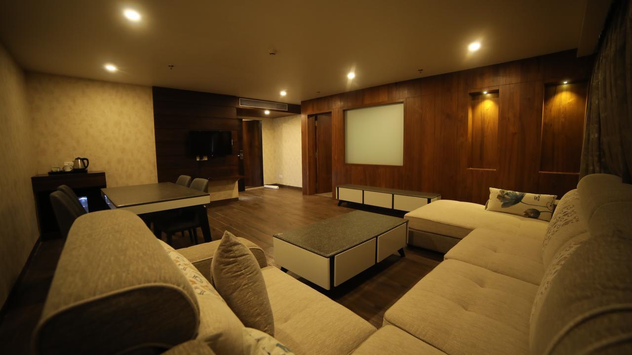 รีเจนตา เซ็นทรัล สมนาถ Hotel โสมนัส ภายนอก รูปภาพ